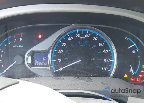 2011 Toyota Sienna Limited z USA, uszkodzony, nr VIN 5TDDK3DC0BS006933